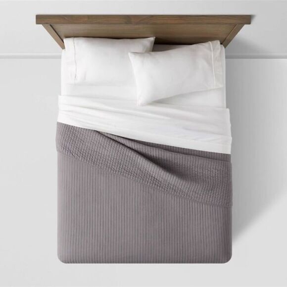 Threshold Washed Santeen Bed Quilt Blanket - Picture 1 of 6